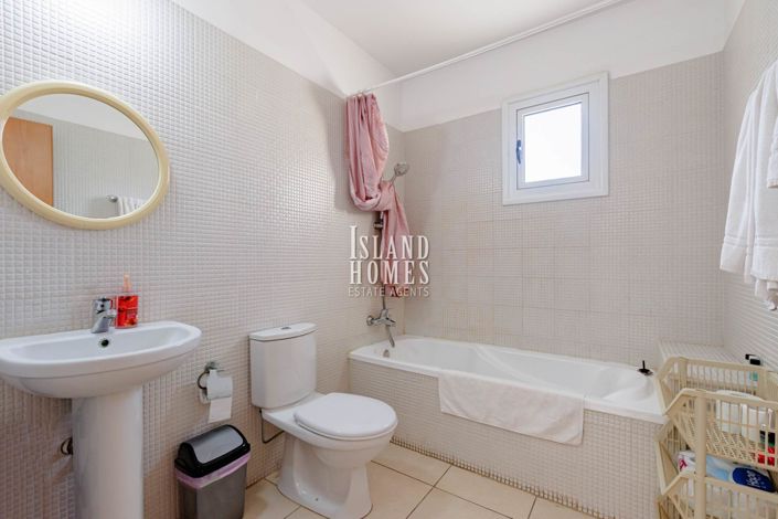 Image No.18-2 Bed Apartment for sale