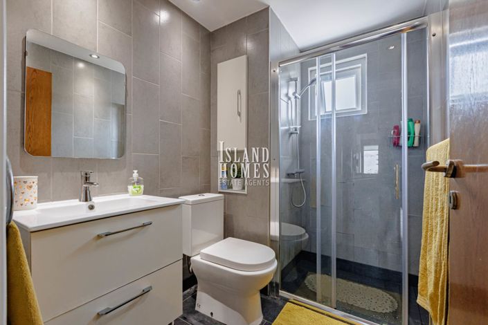 Image No.17-3 Bed Bungalow for sale