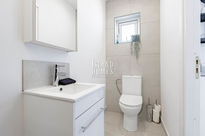 Image No.34-3 Bed Bungalow for sale