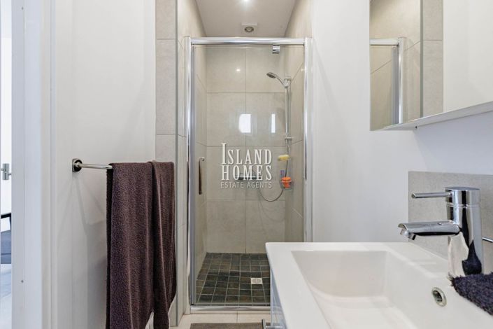 Image No.35-3 Bed Bungalow for sale