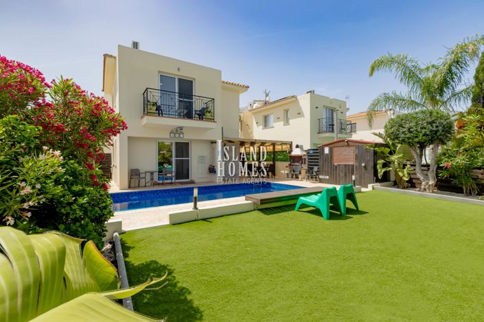 Image No.2-3 Bed Villa / Detached for sale