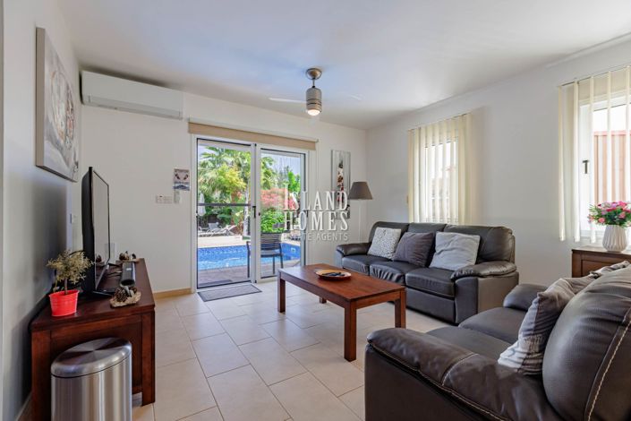 Image No.11-3 Bed Villa / Detached for sale