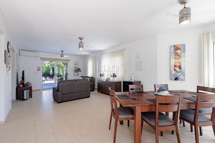 Image No.14-3 Bed Villa / Detached for sale