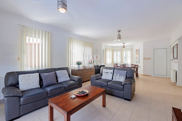 Image No.16-3 Bed Villa / Detached for sale