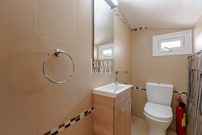 Image No.19-3 Bed Villa / Detached for sale