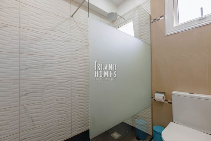 Image No.26-3 Bed Villa / Detached for sale