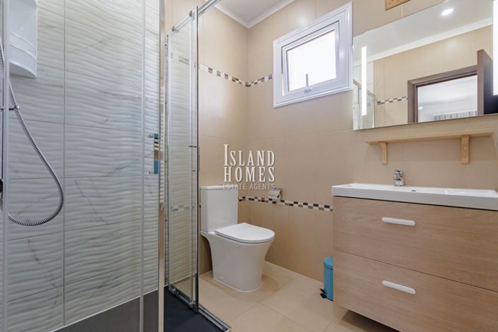 Image No.35-3 Bed Villa / Detached for sale