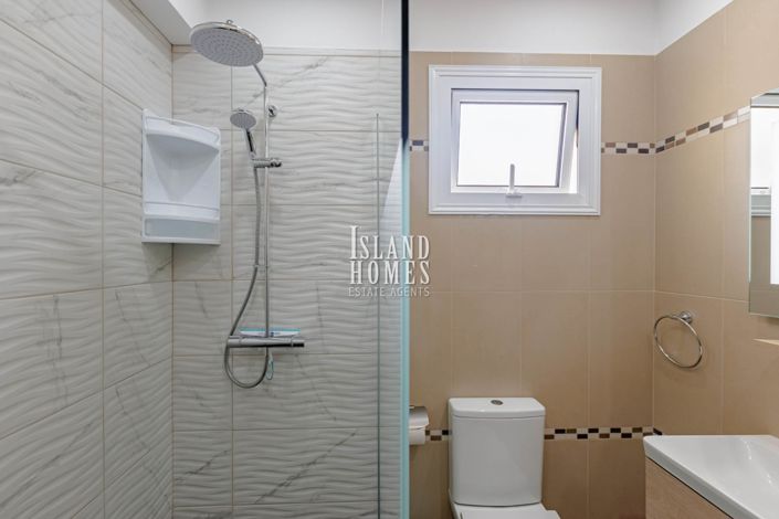 Image No.36-3 Bed Villa / Detached for sale