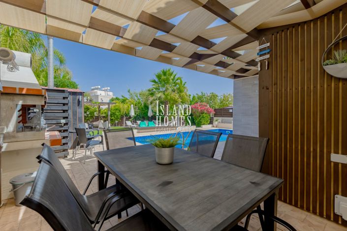 Image No.43-3 Bed Villa / Detached for sale