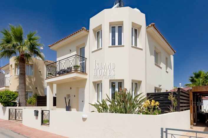 Image No.9-3 Bed Villa / Detached for sale