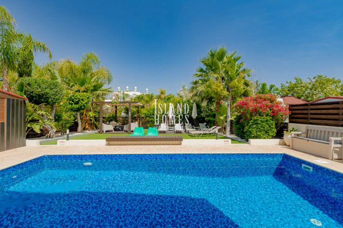 Image No.10-3 Bed Villa / Detached for sale