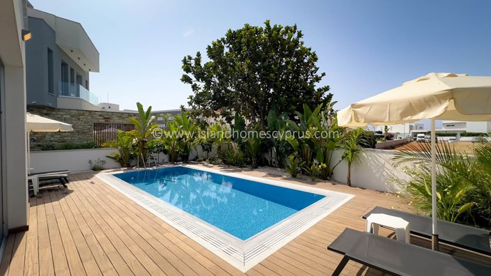 Image No.17-4 Bed Villa / Detached for sale