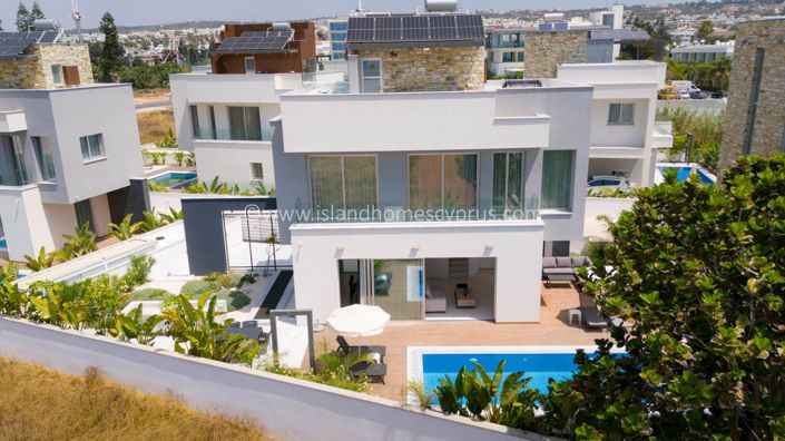 Image No.2-4 Bed Villa / Detached for sale