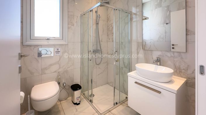 Image No.20-4 Bed Villa / Detached for sale