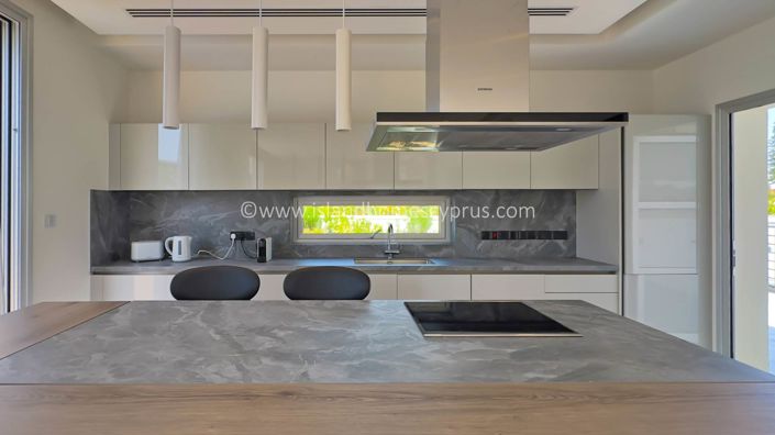 Image No.4-4 Bed Villa / Detached for sale