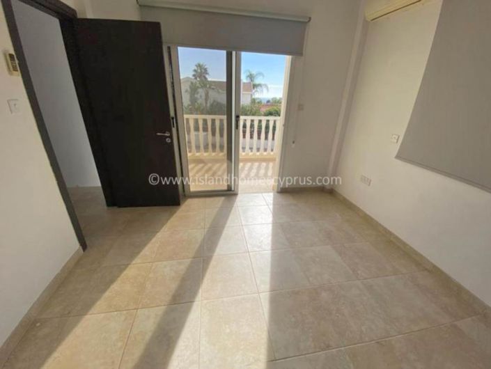 Image No.11-3 Bed Villa / Detached for sale