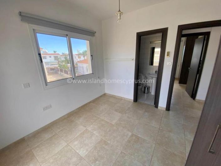 Image No.12-3 Bed Villa / Detached for sale