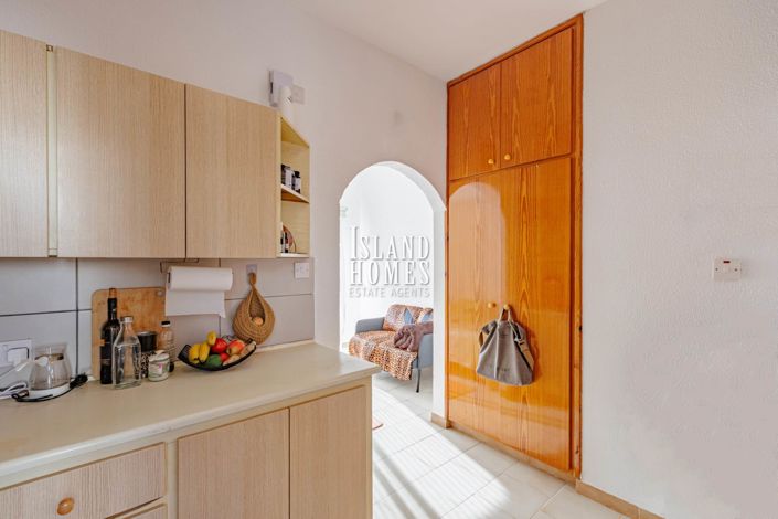 Image No.19-Propriété de 8 chambres à vendre à Deryneia