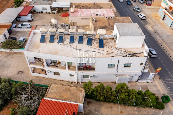 Image No.23-Propriété de 8 chambres à vendre à Deryneia