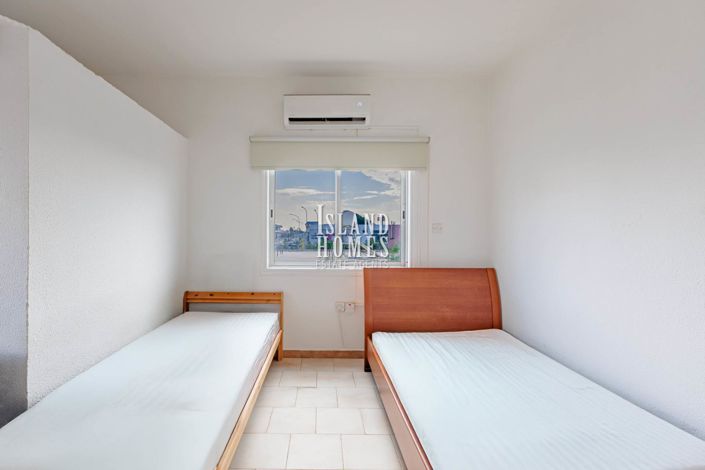 Image No.24-Propriété de 8 chambres à vendre à Deryneia