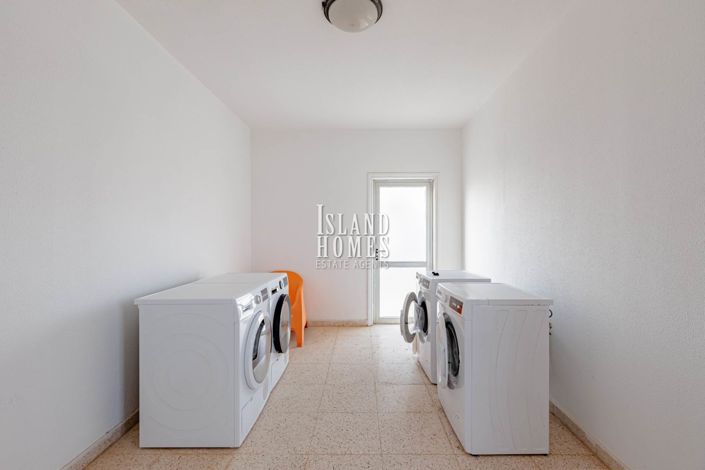 Image No.28-Propriété de 8 chambres à vendre à Deryneia