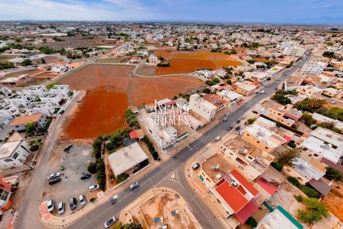 Image No.32-Propriété de 8 chambres à vendre à Deryneia