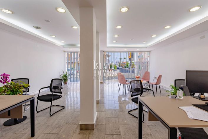 Image No.4-Propriété de 8 chambres à vendre à Deryneia