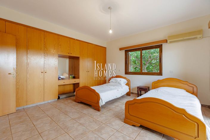 Image No.18-2 Bed Bungalow for sale