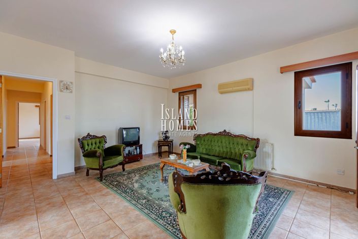 Image No.9-2 Bed Bungalow for sale