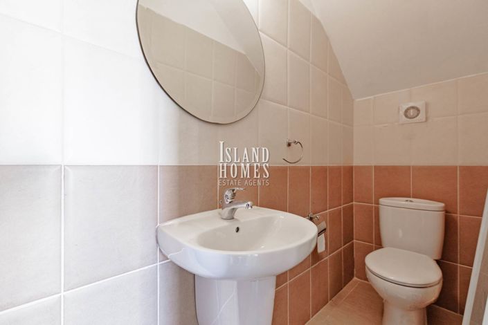 Image No.14-3 Bed Villa / Detached for sale