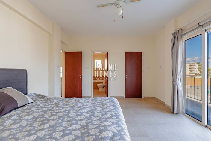 Image No.18-3 Bed Villa / Detached for sale