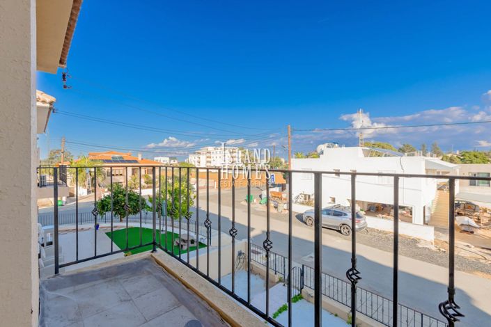 Image No.19-3 Bed Villa / Detached for sale