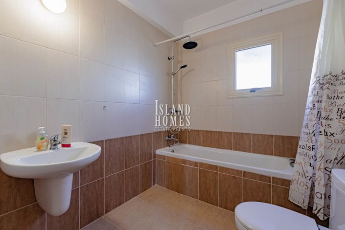 Image No.20-3 Bed Villa / Detached for sale