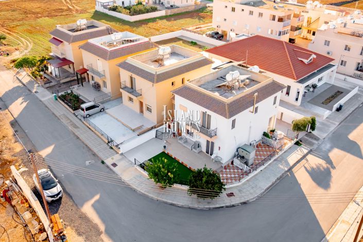 Image No.26-3 Bed Villa / Detached for sale