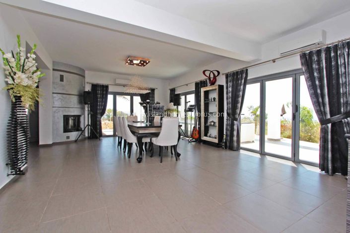 Image No.12-4 Bed Villa / Detached for sale