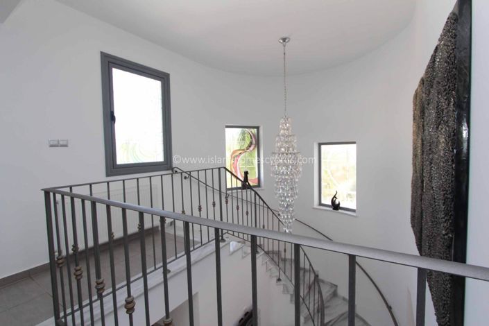 Image No.19-4 Bed Villa / Detached for sale