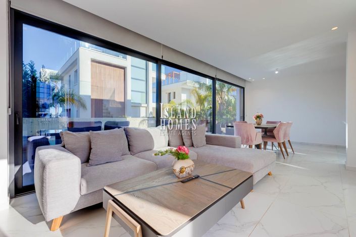 Image No.11-3 Bed Villa / Detached for sale