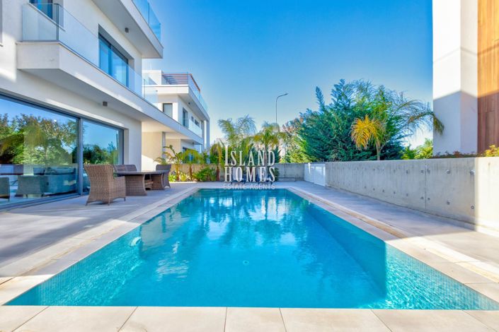 Image No.12-3 Bed Villa / Detached for sale