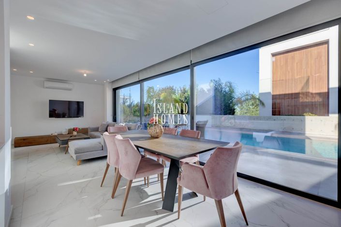 Image No.14-3 Bed Villa / Detached for sale