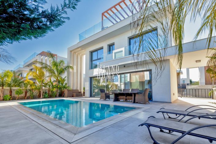 Image No.19-3 Bed Villa / Detached for sale