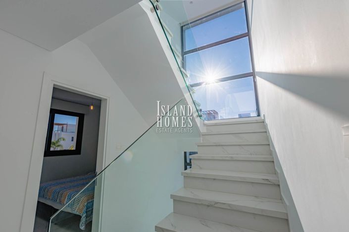 Image No.24-3 Bed Villa / Detached for sale