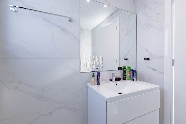 Image No.28-3 Bed Villa / Detached for sale