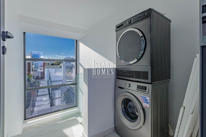 Image No.34-3 Bed Villa / Detached for sale