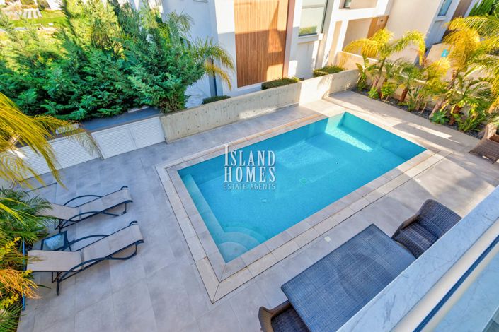 Image No.9-3 Bed Villa / Detached for sale