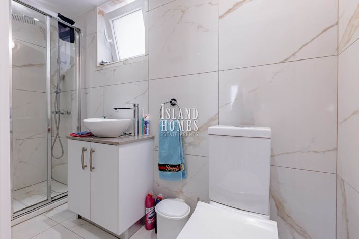 Image No.20-3 Bed Villa for sale