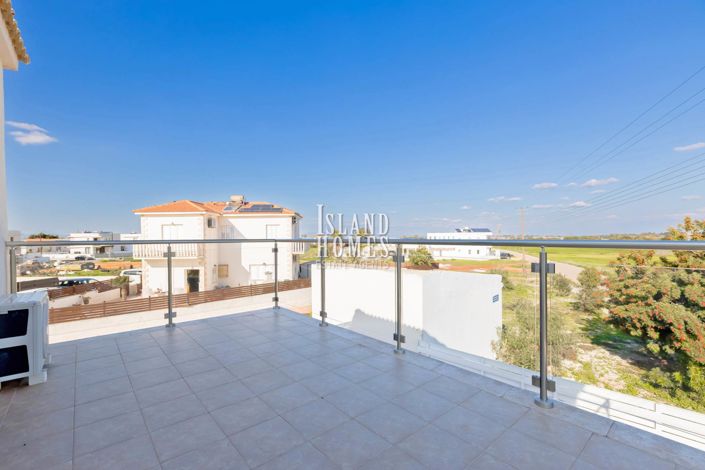 Image No.21-3 Bed Villa for sale