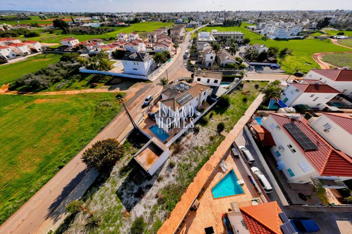 Image No.22-3 Bed Villa for sale