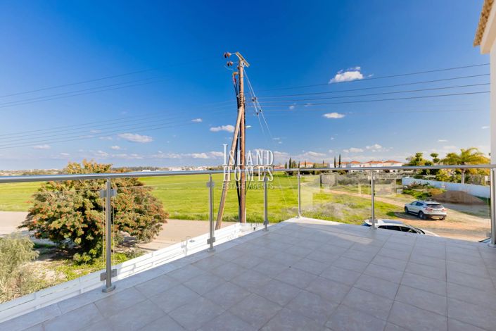 Image No.23-3 Bed Villa for sale