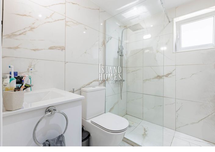 Image No.26-3 Bed Villa for sale