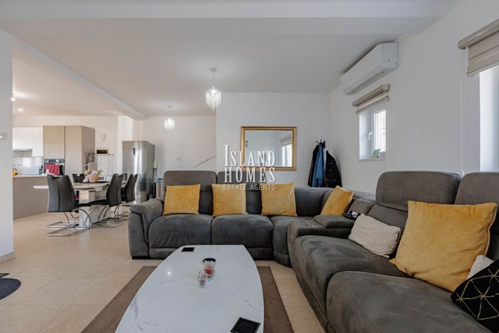 Image No.8-3 Bed Villa for sale